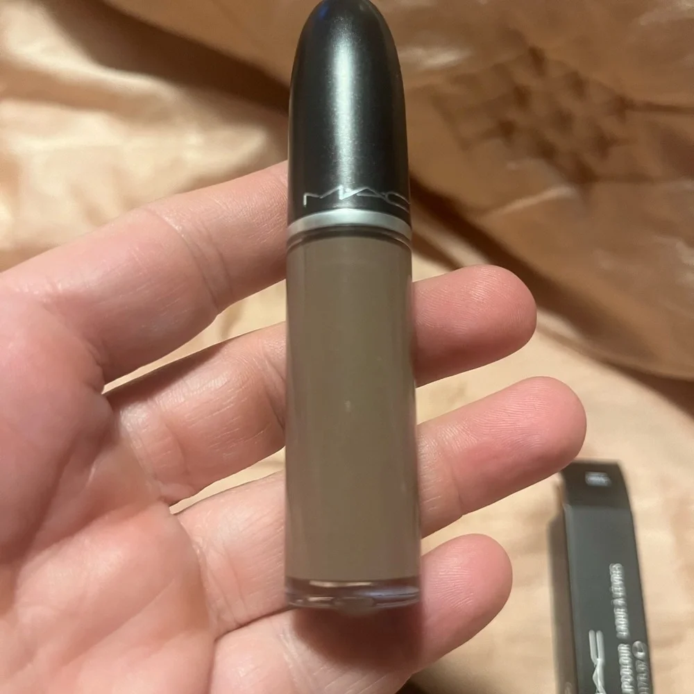 MAC Cosmetics *Simply Smoked* Retro Matte Liquid Lip Colour Brand New - Picture 2 of 3